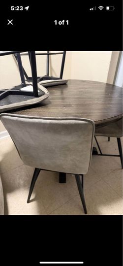 Round Dinning Table