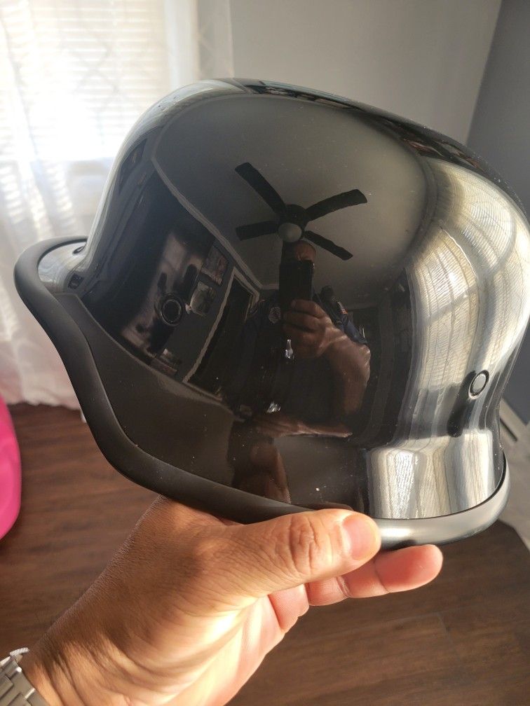 Motor cycle helmets