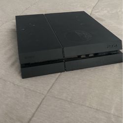 Used PS4, Brings Cables 