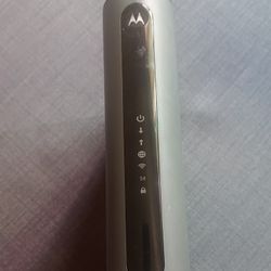 Motorola Cable Modem Plus AC1900 Router MG7550