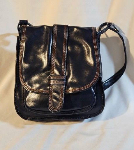 Black Woman's Purse Bag 11" Deep 10" Wide Excellent Vintage Condition This vintage black women's purse bag is made from faux leather, measuring 11" de