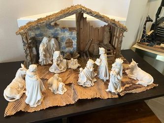 Christmas Nativity Display, 11 pc Beautiful Italian Marble