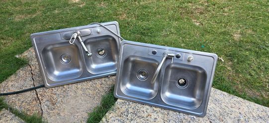 Kitchen Sinks with Faucets 33x22x6 ($40 each