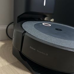 iRobot Roomba i3 Self Emptying 