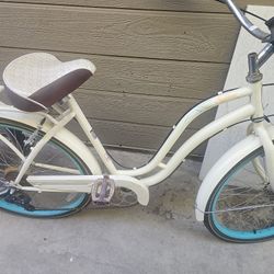 2 Expensvie Vintage Schwinn Bikes  500 