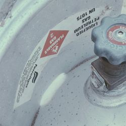 ​🚨 FULL Aluminum Forklift Propane Tank - Ready to Work!