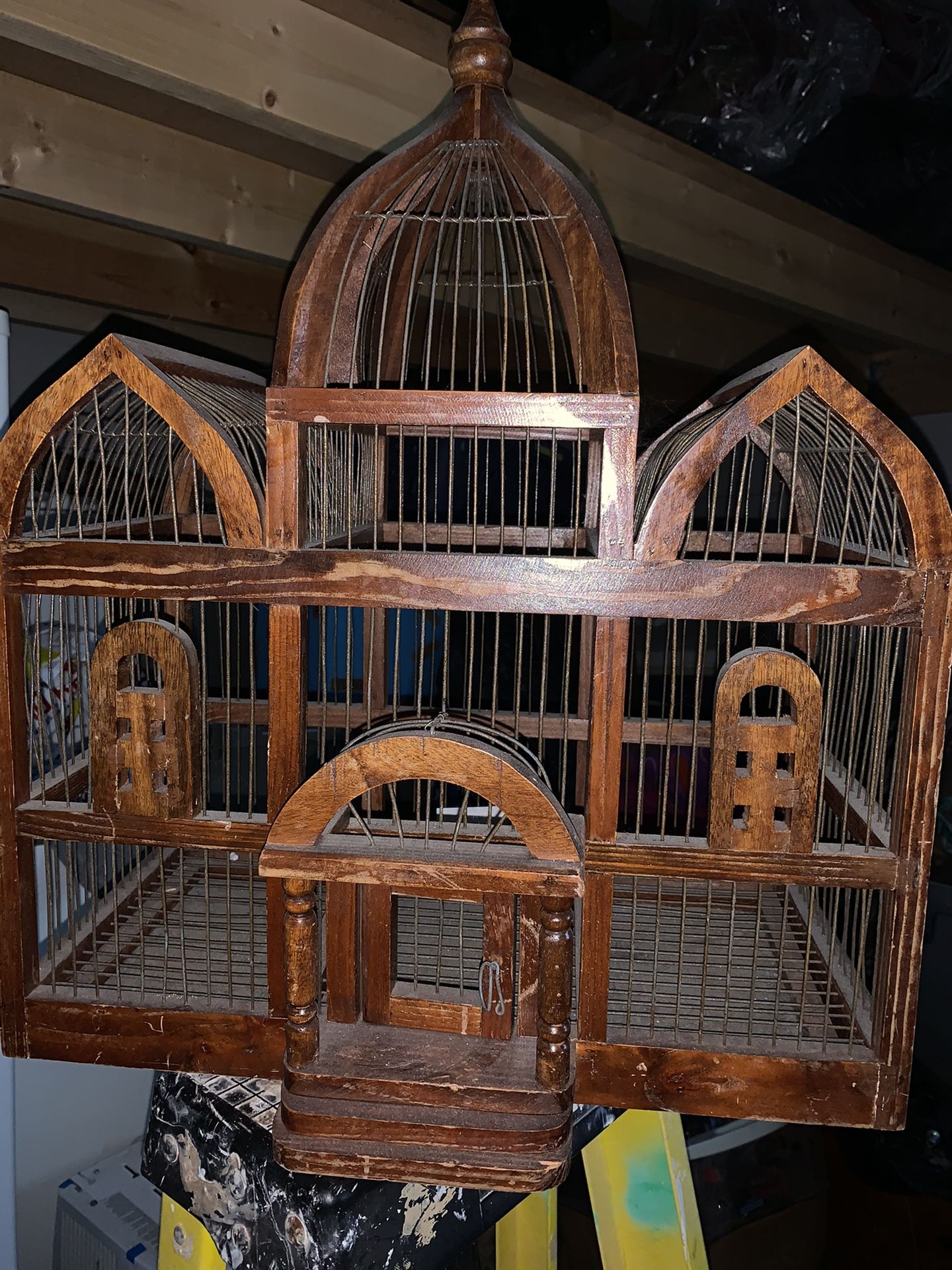 Medium Sized Bird Cage *NEGOTIABLE*