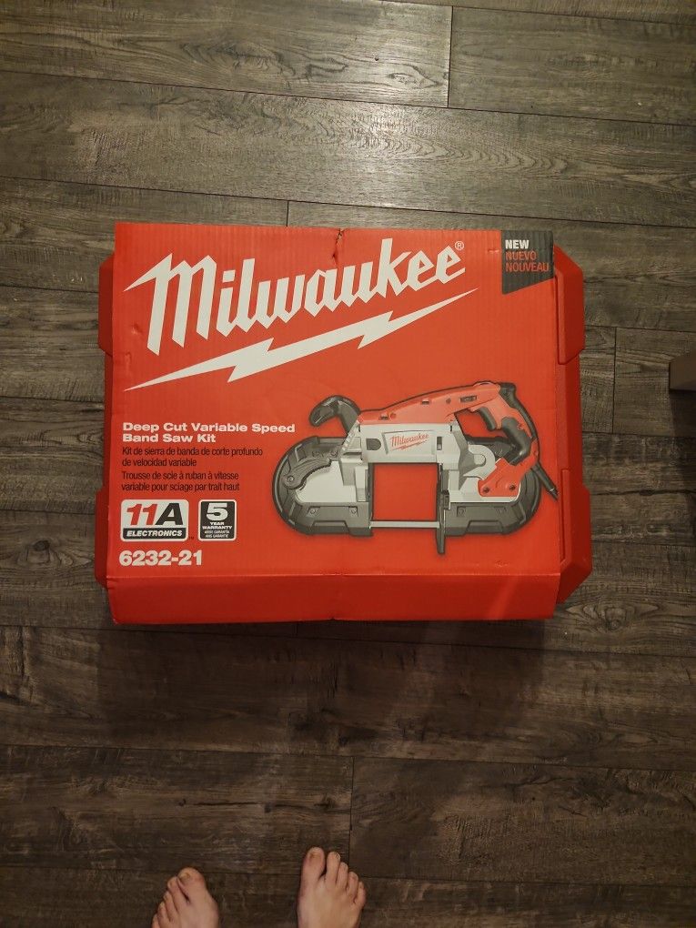 Milwaukee Band Saw Kit 