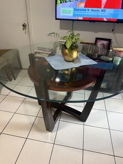 Round glass table