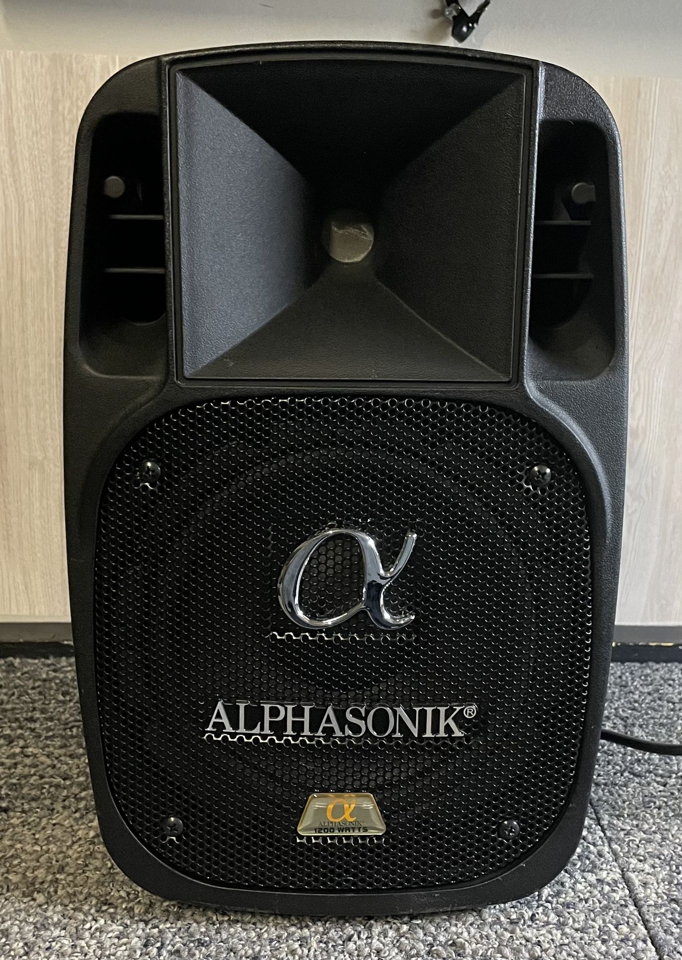 AlphaSonik 8” Bluetooth 2 Way PA Speaker