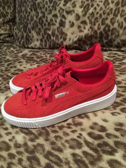 PUMAS Women’s Platform Sneaker