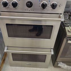 VIKING 30 INCH DOUBLE CONVECTION WALL OVEN