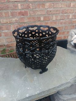 12" X 12 " Vintage Victorian Style Cast Aluminum Planter Pot Holder Stand