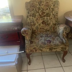 Free Arm Chair W/ottoman