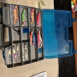 Fishing tackle box
