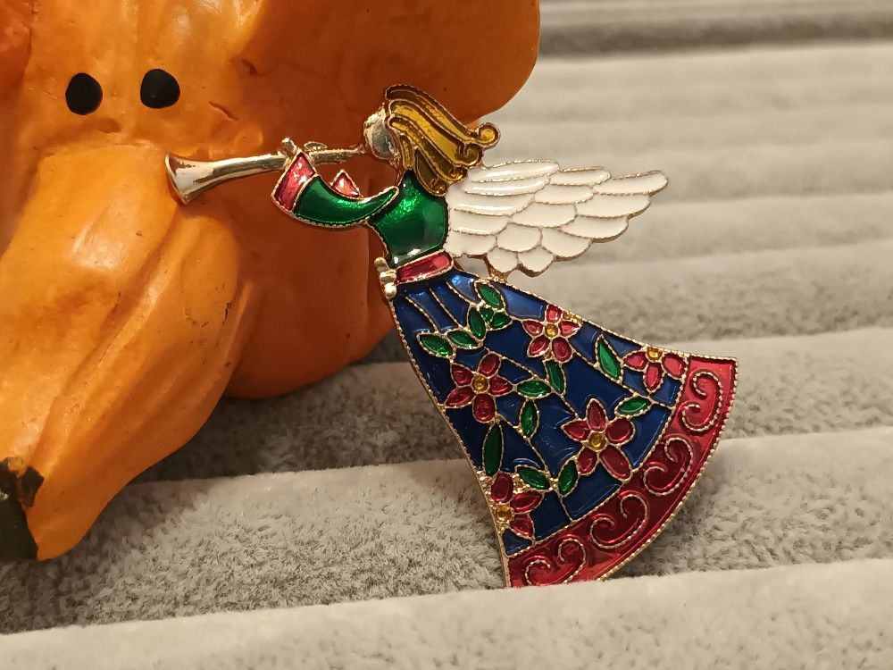 Christmas Angel Classic Unique Exquisite Enamel Brooch Pin Jewelry