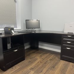 Executive Desk (L Shape) With Drawers & File Cabinets