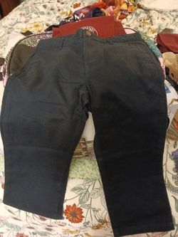 NWT sz 4 Girls Capri pants