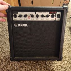 Yamaha GA-15 guitar AMP