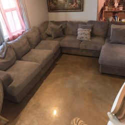 U Shaped Sectional With Wide Swivel Loveseat