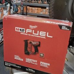 MILWAUKEE M12 FUEL 18 GAUGE COMPACT BRAD NAILER ( TOOL ONLY)