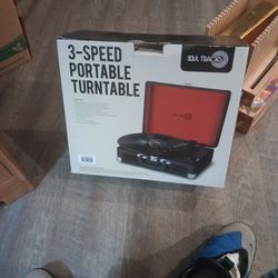 Soul Tracks Portable Turntable