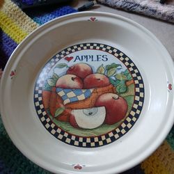 Decorative pie dish