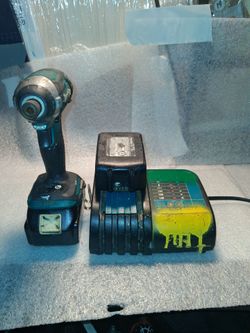 Makita 18v impact driver 2 batteries and charger