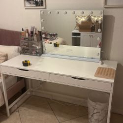 Vanity And Mirror Set