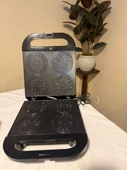 Electric Pizzelle Maker