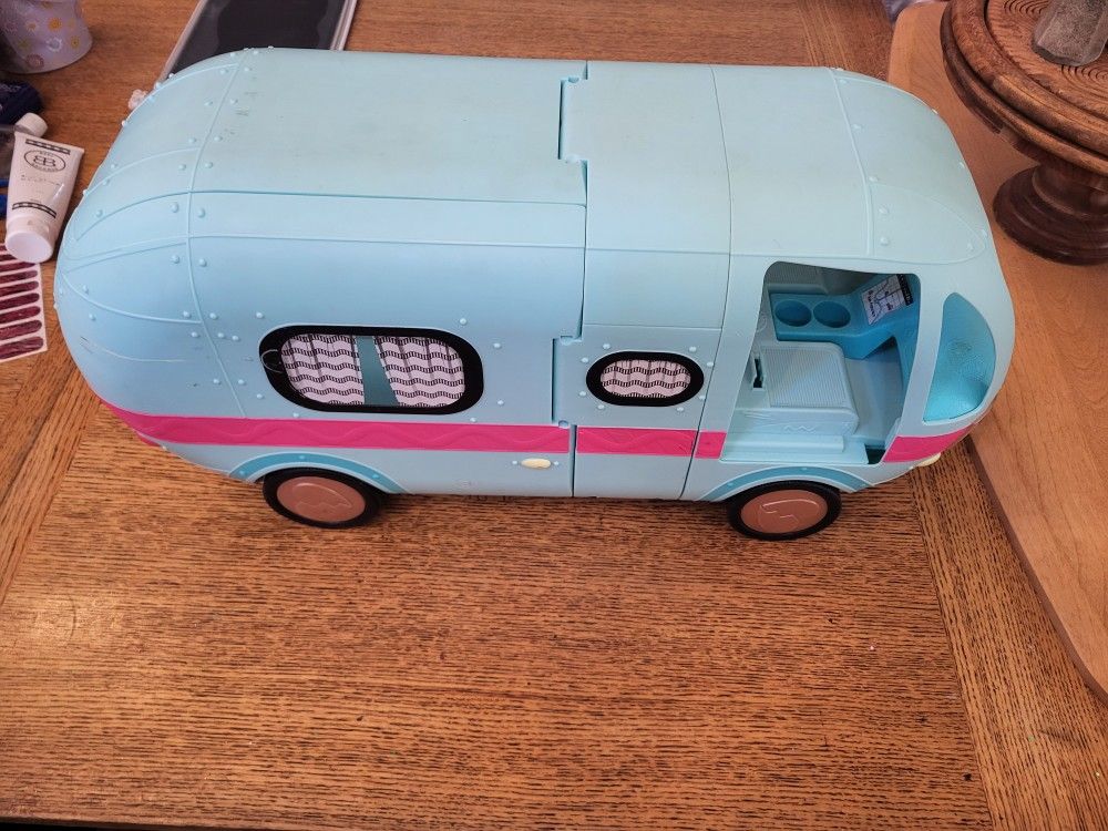 LOL Glamper Camper Vehicle Doll