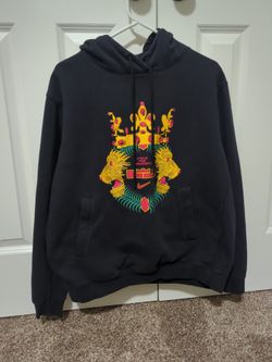 Nike LeBron James "Strive For Greatness" Crown Pullover Hoodie