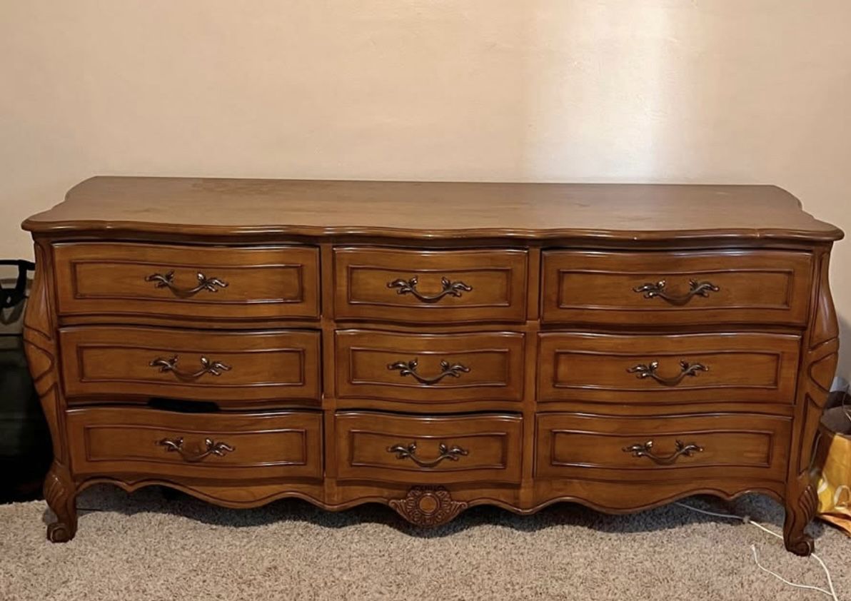 Beautiful Antique Solid Wood 9 Drawer Dresser