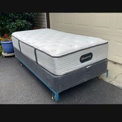 !!FREE LOCAL DELIVERY!! LIKE NEW SIMMONS TWIN BED $300