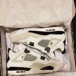 Jordan 4 Military Black Sz 10.5M