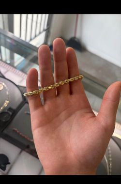 Gold rope bracelet