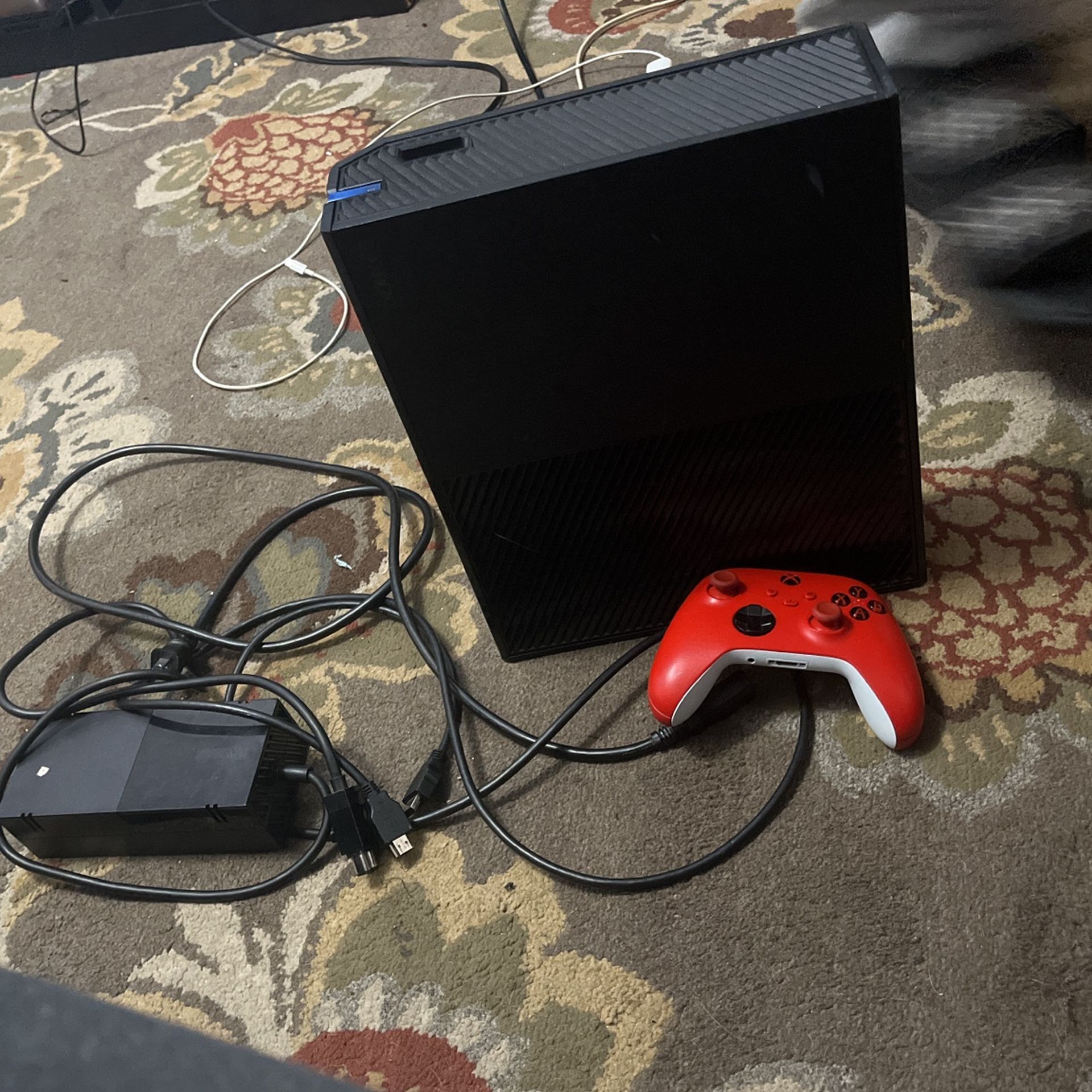 Xbox One (slightly Used) 