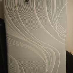 Like New Queen Tempur-Pedic ProAdapt Medium Mattress