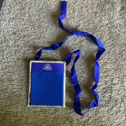 Lanyard Disney Pin Trading Pins Disneyland Walt Disney World Hidden Mickey Cast Member Limited Edition Release Minnie Donald Goofy Marvel Star Wars 