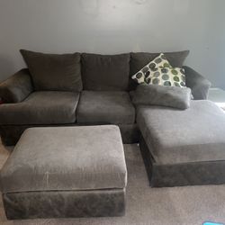 Woodhaven Envy II Sofa Chaise & Ottoman