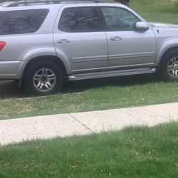 2004 Toyota Sequoia I-force AWD 4.7 liter V8 TRUCK RUNS FINE.. AS-IS SELLING FOR PARTS - DUPLICATE TITLE CAN BE RETRIEVED THROUGH MVA FOR A SERIOUS BU