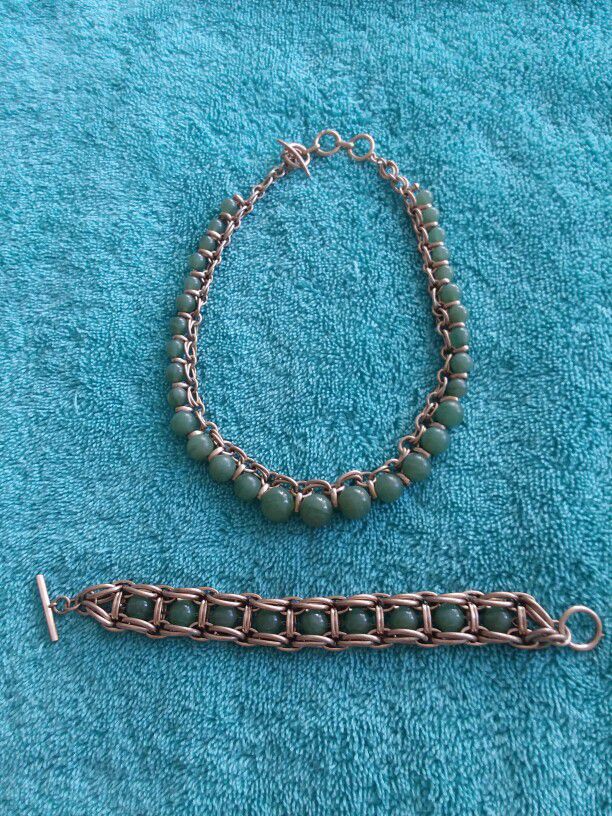 Vintage Liz Claiborne Jade Colored Necklace & Bracelet Set