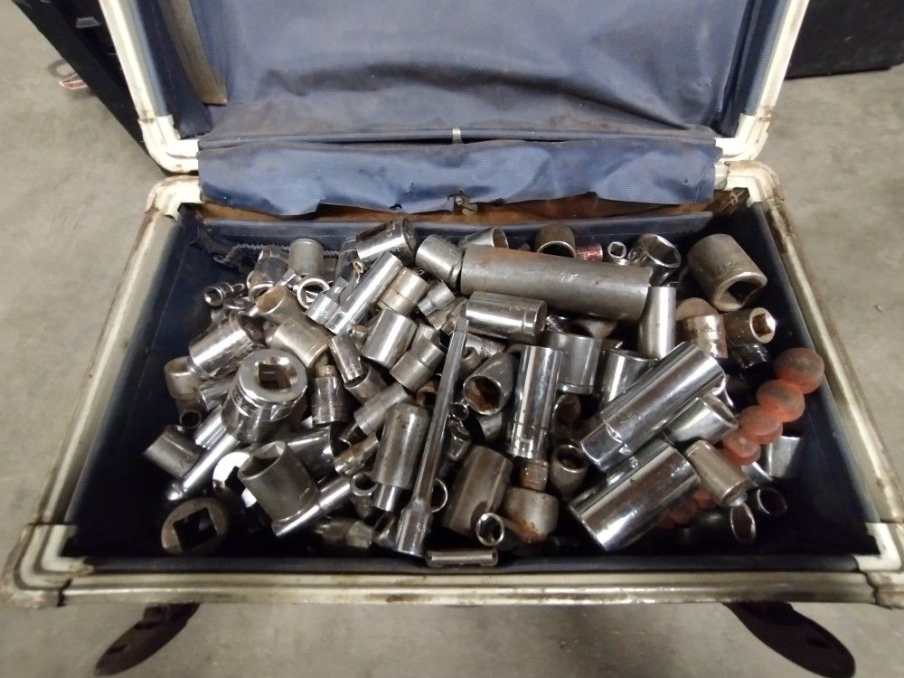 Sockets, Over 400 Sockets.