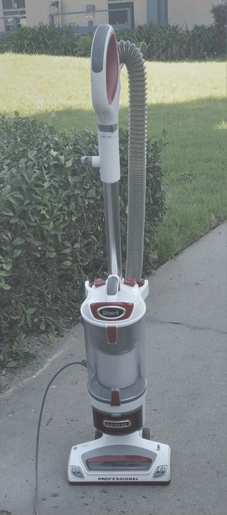 Shark Shark Rotator Professional Lift-Away Upright Vacuum