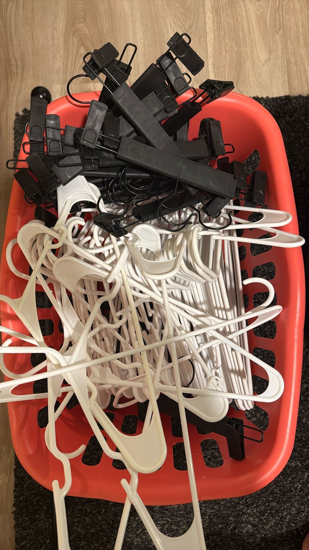 HANGERS TOPS & BOTTOMS