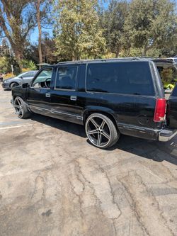 1999 Chevrolet Suburban LS