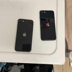 2 iPhone SE’s 2nd And 3rd Generations 