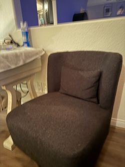 Black Swivel Accent Chairs