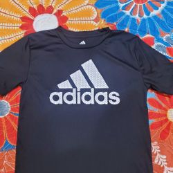 Adidas Shirt M