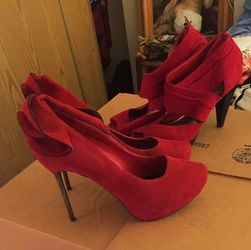 Sexy red heels ..10/11